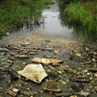 déchets en rivière